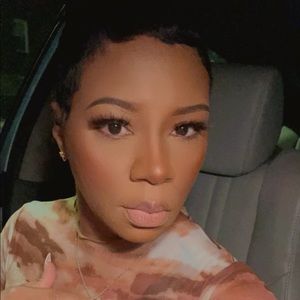 Meet your Posher, Petite